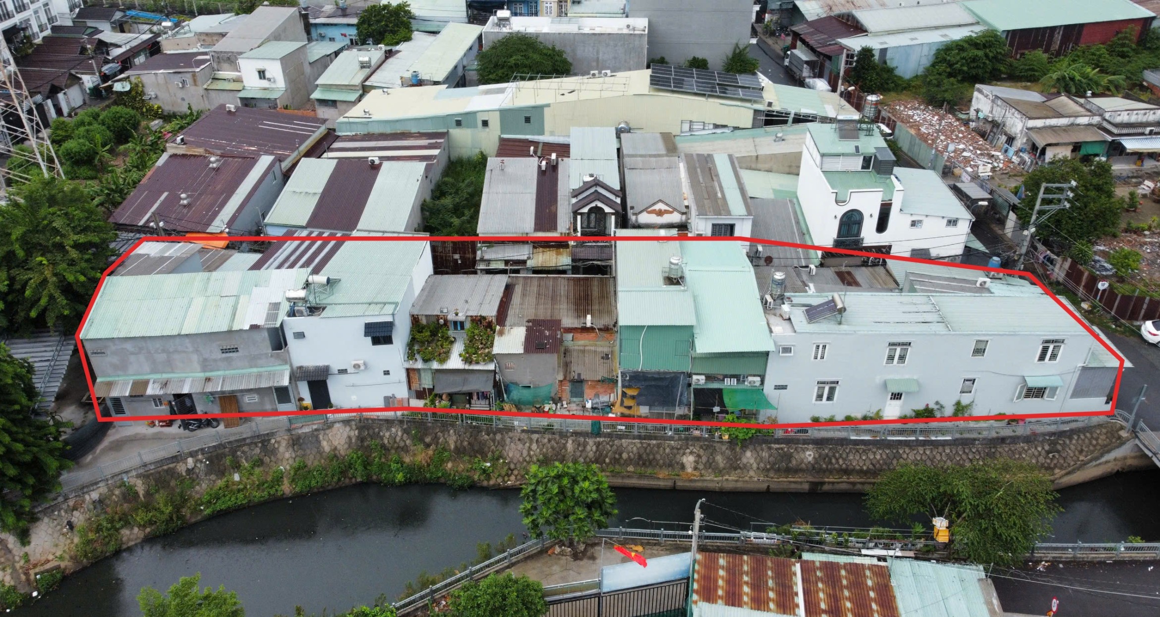 Thới An区强制拆除违建房屋,继续处理无号、违建房屋